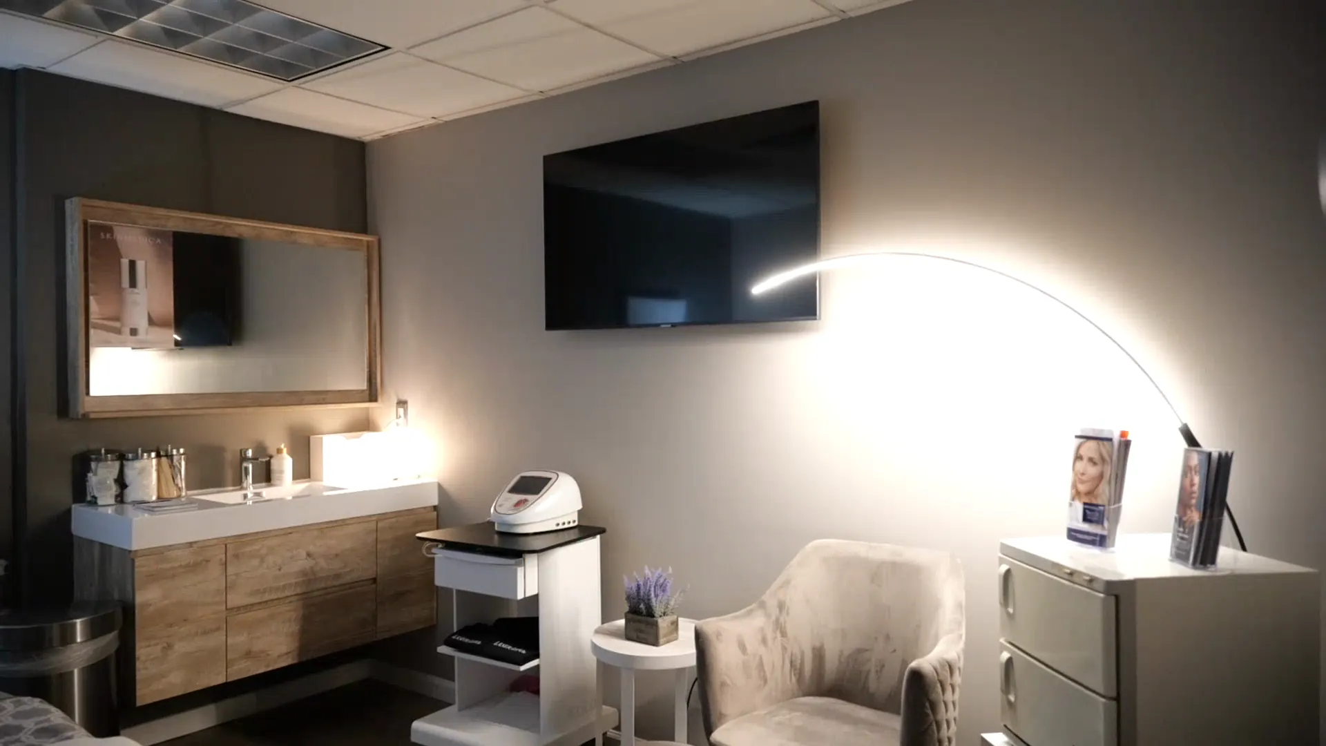 A private treatment room at Mecca